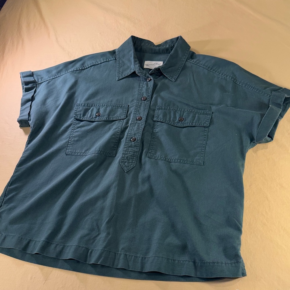 Universal threads pull over top size small collared neck line rolled sleeves